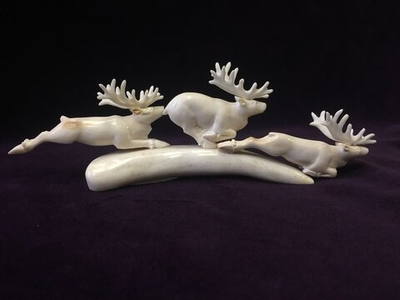 Бегущие олени