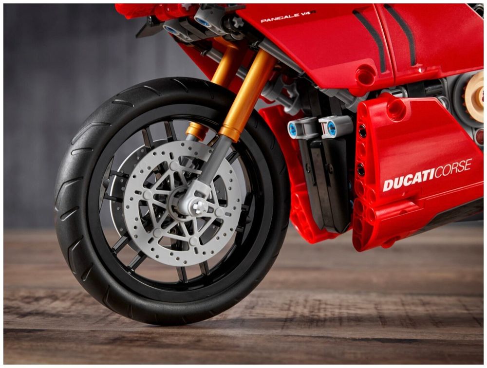 Конструктор LEGO Technic 42107 Ducati Panigale V4 R