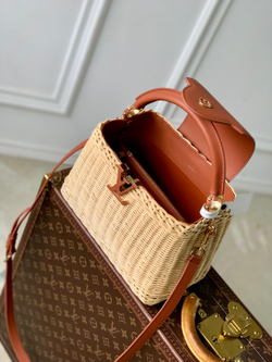 Louis Vuitton Capucines BB