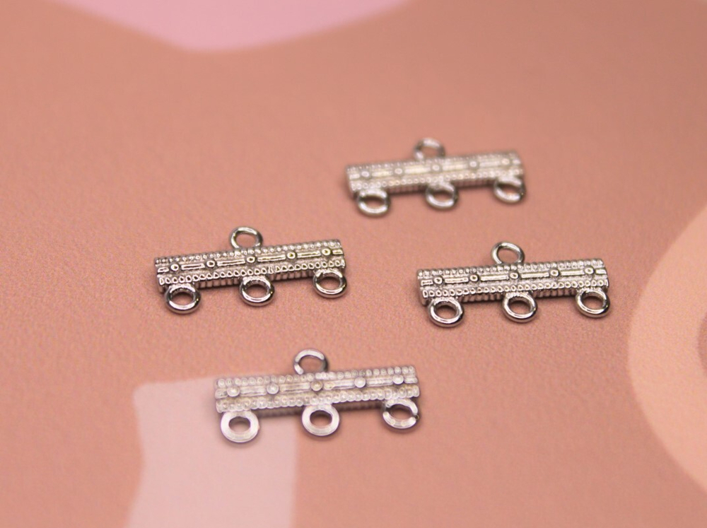 Коннектор с тремя креплениями 16х8 мм