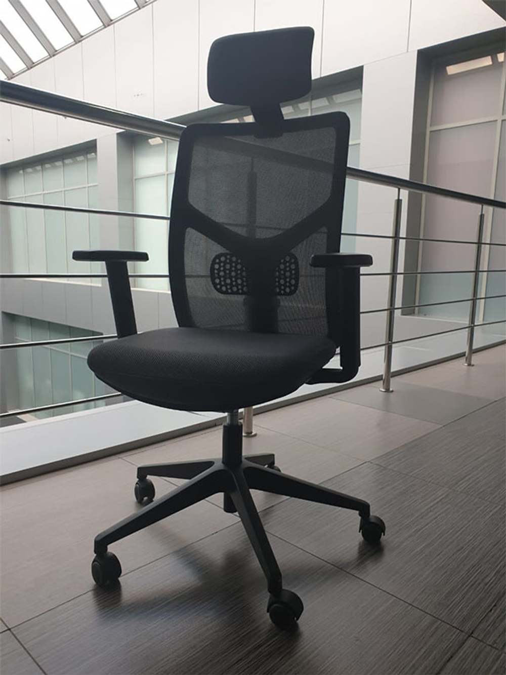 Delia кресло операторское со спинкой-сеткой на пятилучие