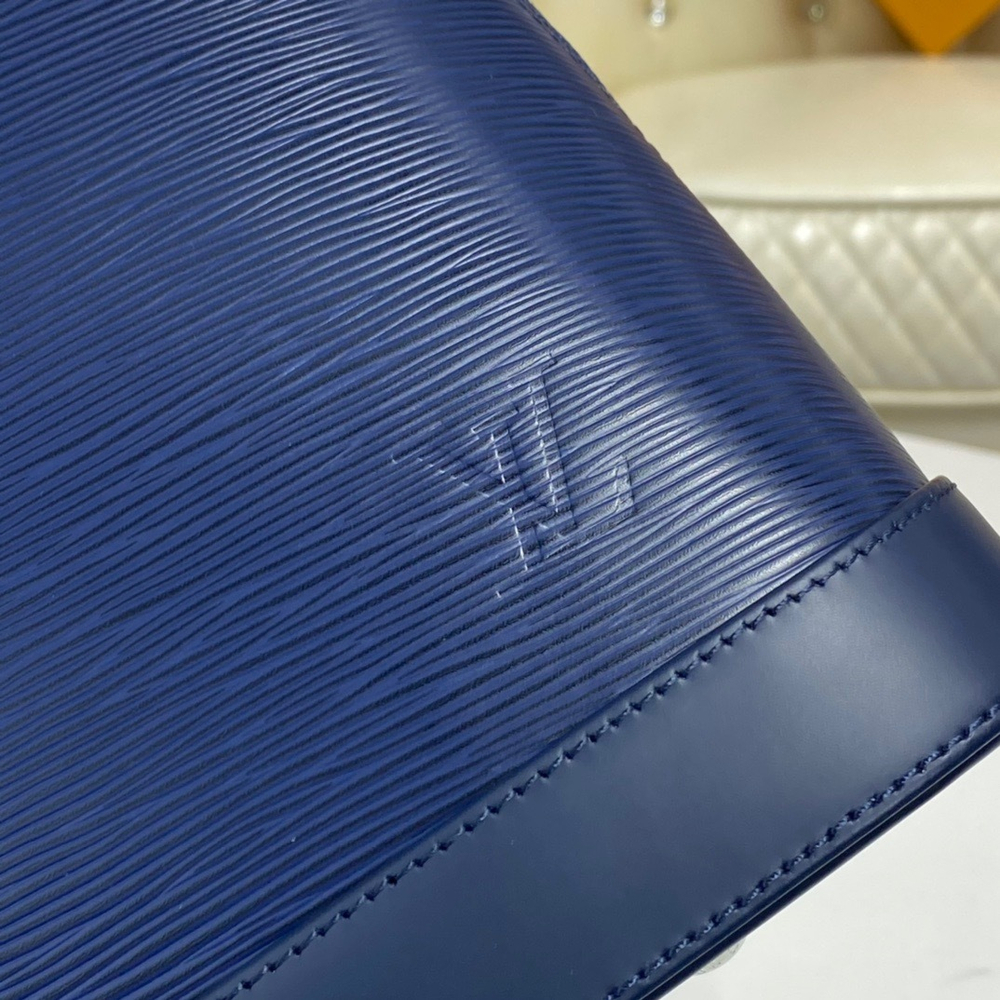 Louis Vuitton Alma PM