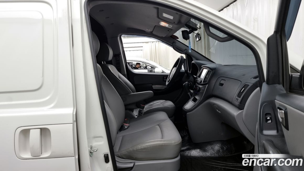 Hyundai The New Grand Starex Van 3-х местный (02.2021)