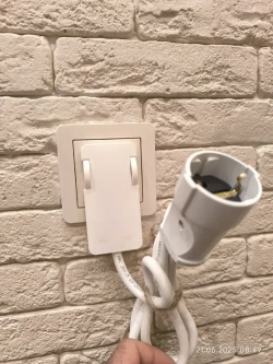 Удлинитель электрический с плоской, потайной вилкой (за шкаф) 1 розетк 1 Метр 3500 Ватт с заземлением