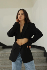 жакет с вырезами на талии