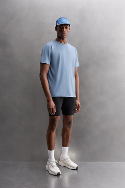 ZARA БАЗОВАЯ СПОРТИВНАЯ ФУТБОЛКА ИЗ ТЕХНИЧЕСКОЙ ТКАНИ, СТАЛЬНОЙ СИНИЙ