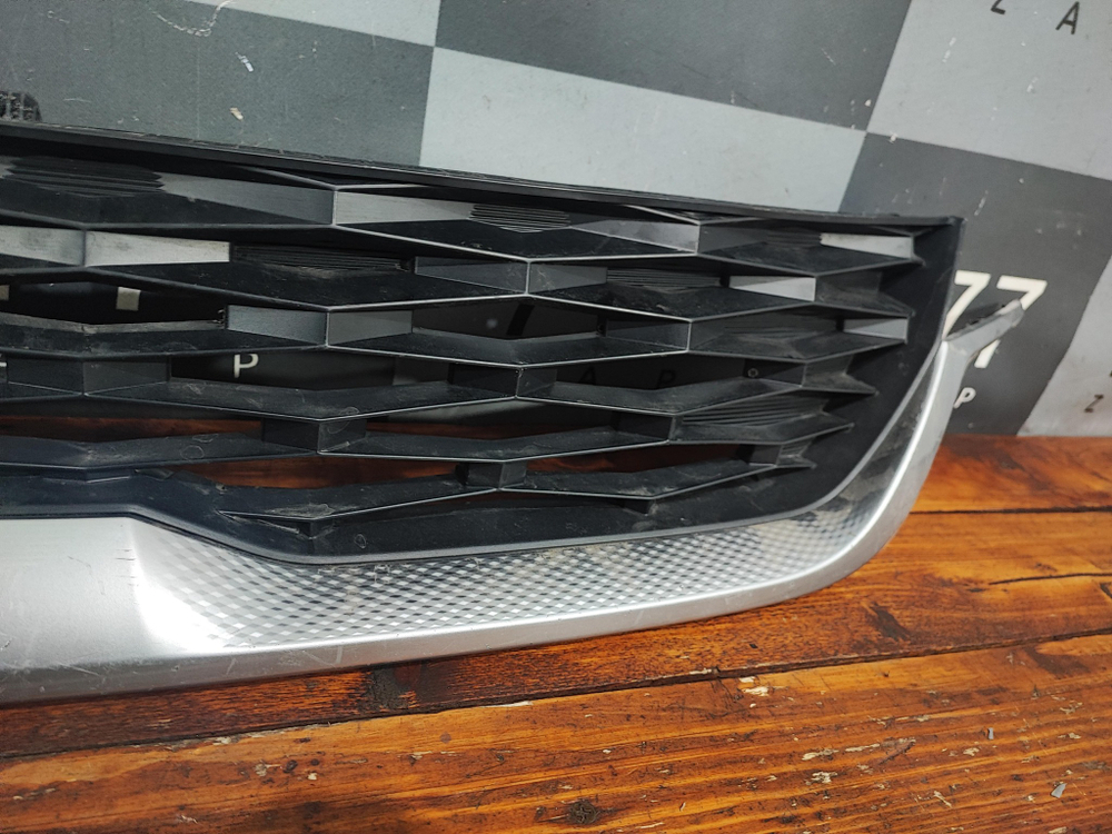 Решетка радиатора Kia Seltos 19-нв Б/У Оригинал 86351Q5010