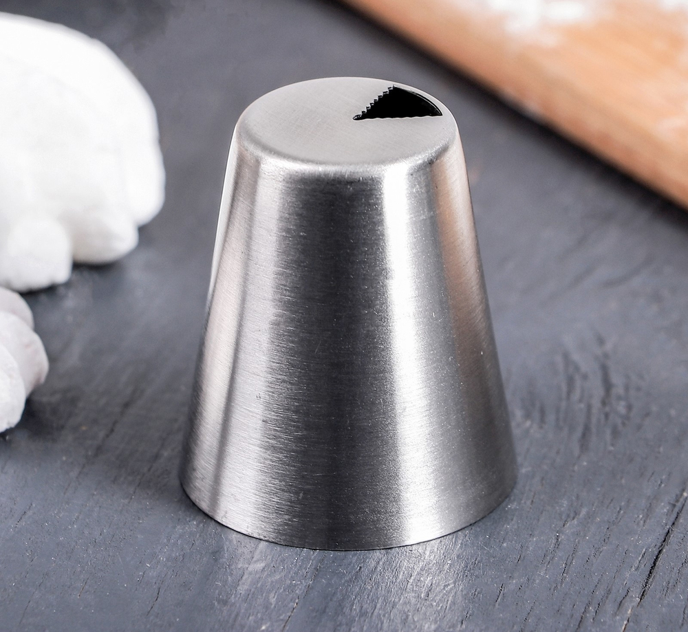 Насадка кондитерская «Треугольник зубчики», d=3,7 см, выход 0,9×1 см, нержавеющая сталь