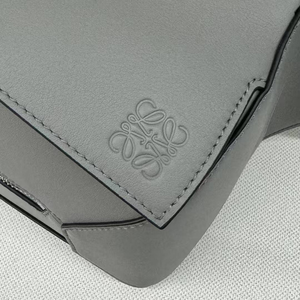 Сумка-мессенджер Loewe