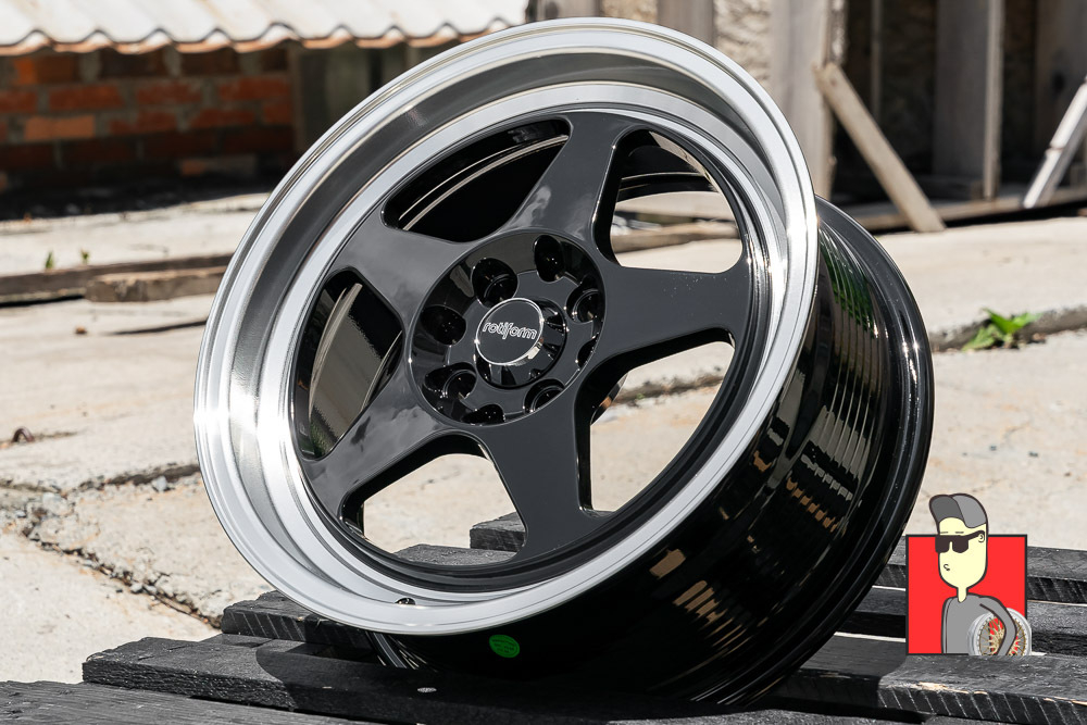 Комплект дисков Rotiform 16x7 et35 4x100/4x114.3
