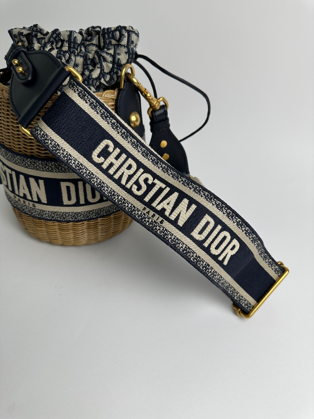 Сумка Christian Dior Brown Oblique Wicker Bucket