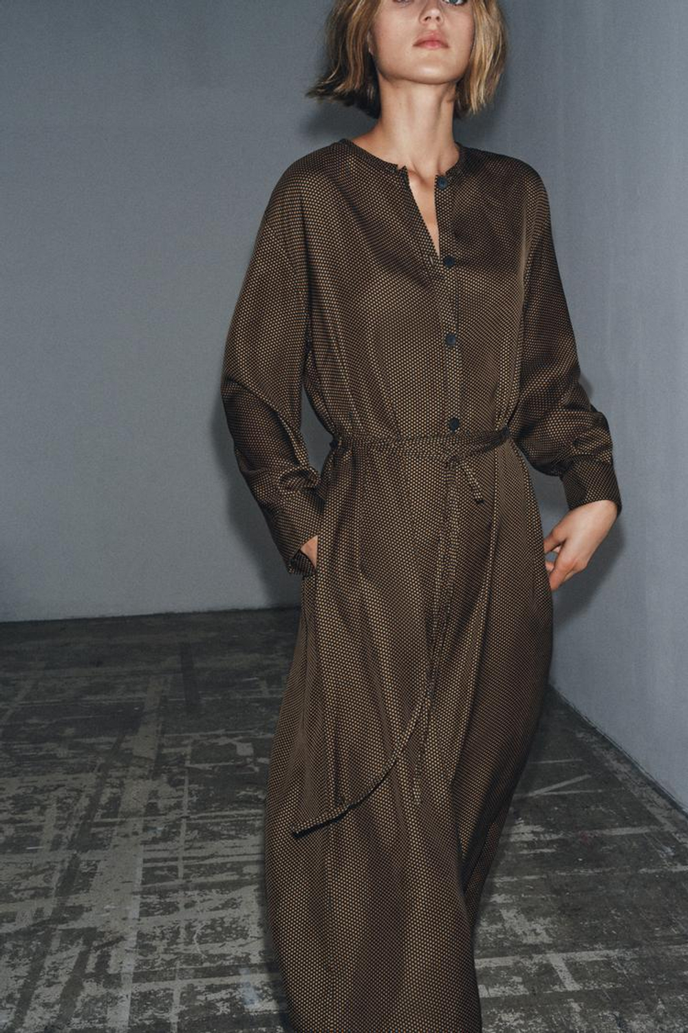 ZARA ПЛАТЬЕ В ГОРОШЕК С ПОЯСОМ — ZW COLLECTION, КОРИЧНЕВЫЙ