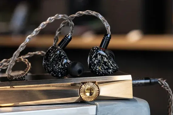 Kinera Odin Black