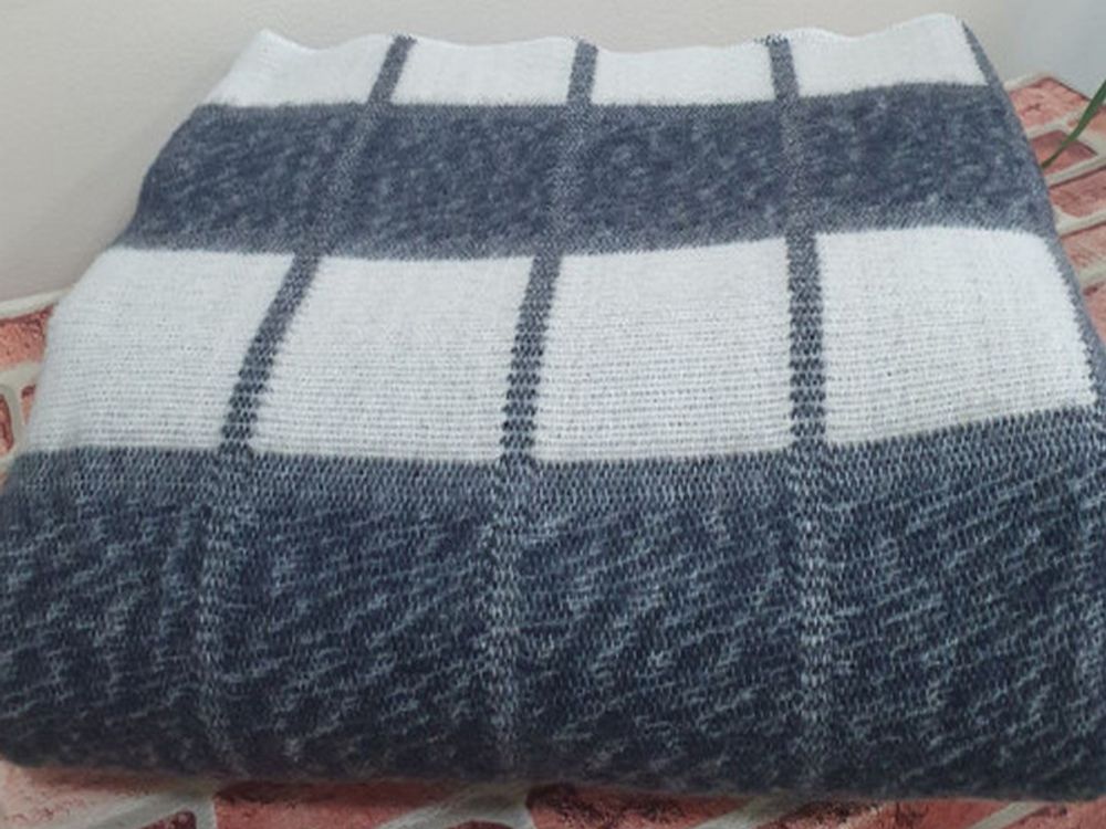 Одеяло полушерстяное "ВВ. СЕРАЯ КЛЕТКА-5" ОПШ-1, 50% шерсть, плотность 400 г/м2, Россия.