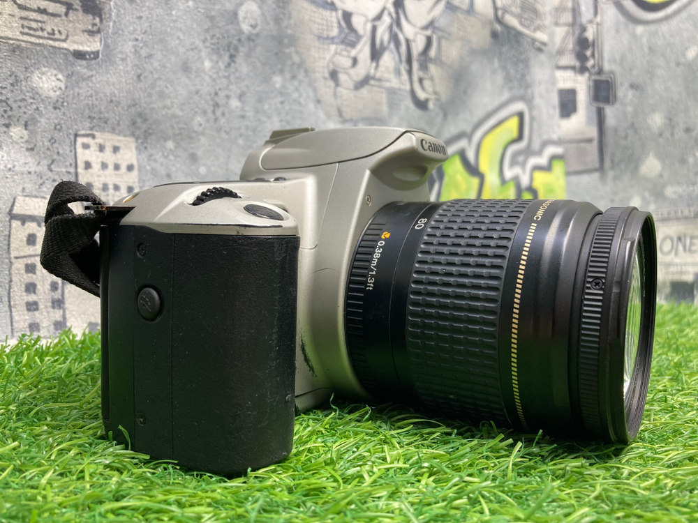 Canon EOS 300 kit EF 28-80mm 3.5-5.6 IV