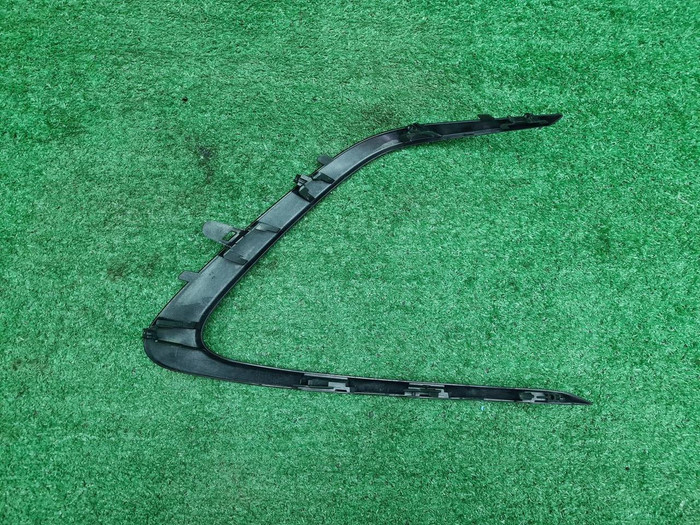 Накладка переднего бампера Toyota Camry xv70 20-нв