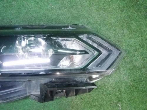 Битая Фара правая Nissan Qashqai 2 j11 (17-23) галоген