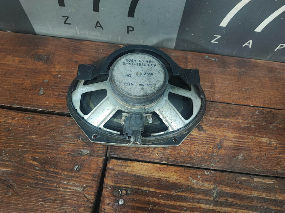 Динамик Mazda 3 (BK) 02-09 Б/У Оригинал GJ6A66960