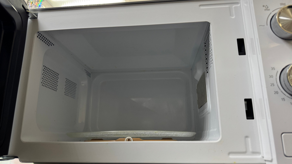 Микроволновая печь Gorenje MO17E1W