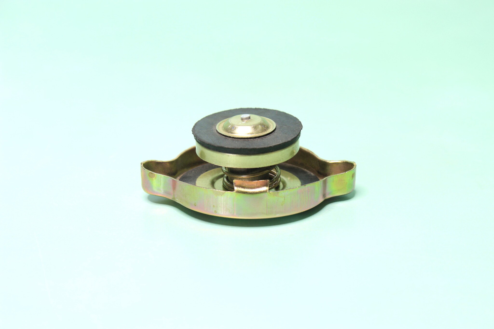 Крышка радиатора ГАЗ-3307,53, УАЗ, МТЗ малая