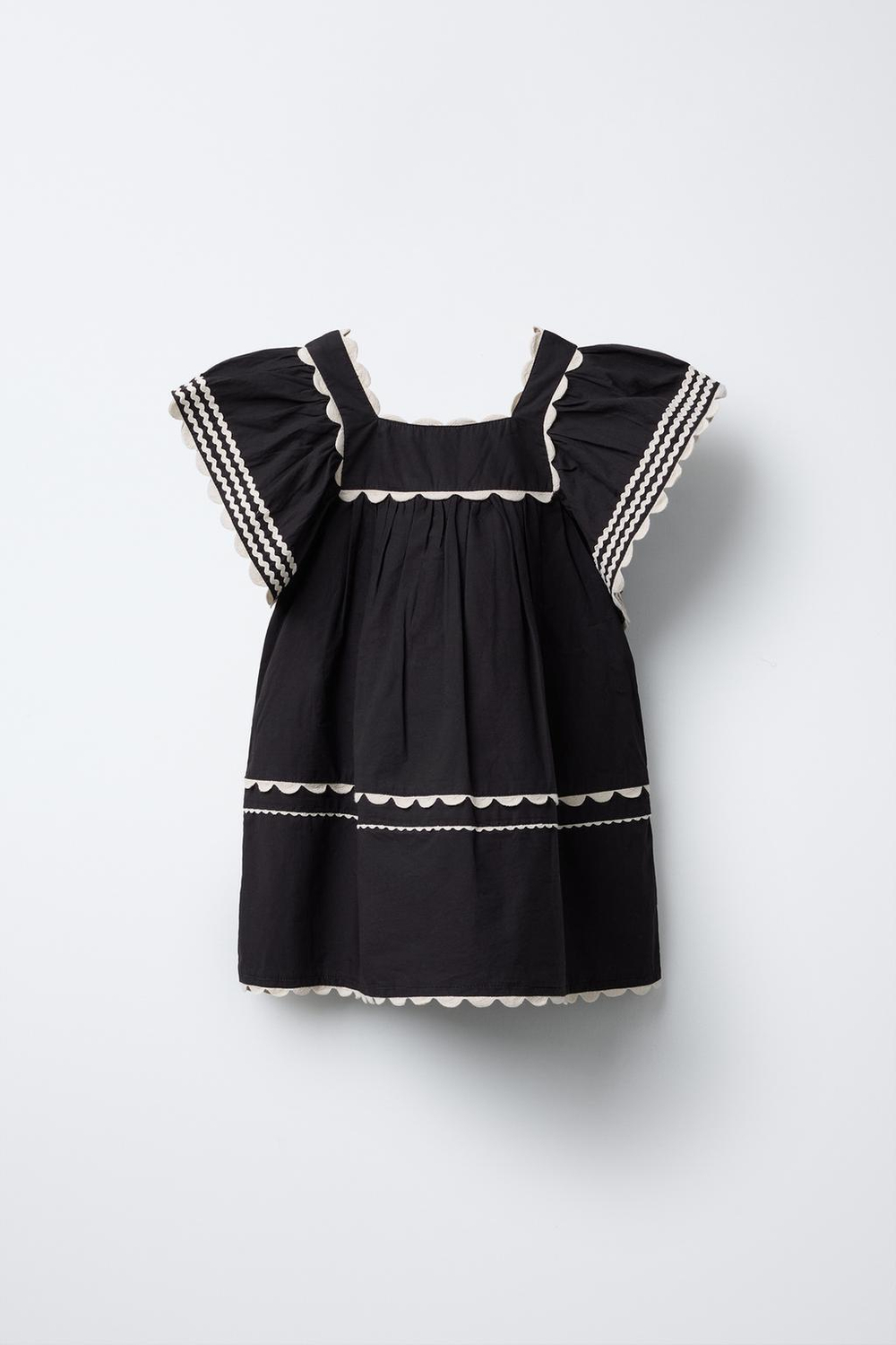 ZARA ПЛАТЬЕ С КОНТРАСТНЫМИ ВОЛНИСТЫМИ КРОМКАМИ, ЧЕРНЫЙ