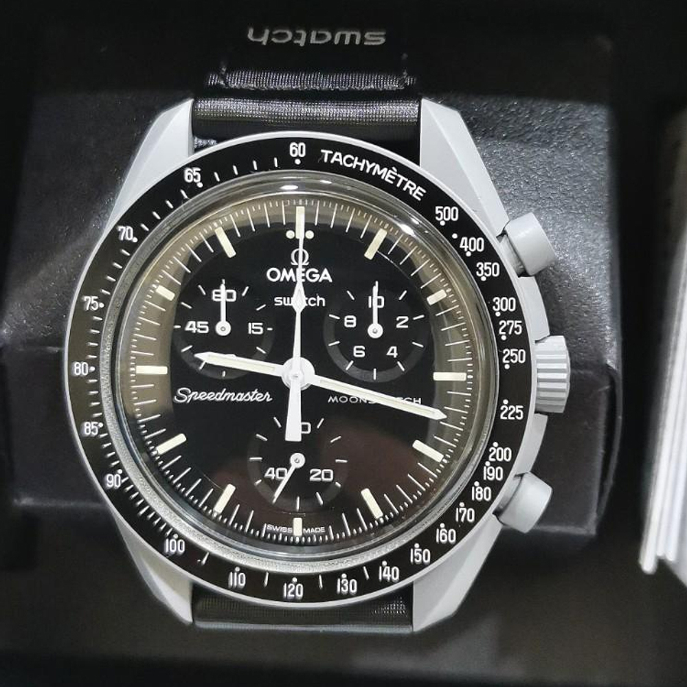 SWATCH X Omega Bioceramic MoonSWATCH Mission To The Moon SO33M100