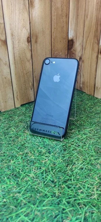 Смартфон Apple iPhone 7 32/Gb черный глянцевый (Витринный)