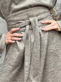 Кушак /не знаем какой цвет , но красивый