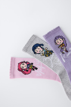 ZARA НАБОР ИЗ ТРЕХ ПАР НОСКОВ СРЕДНЕЙ ДЛИНЫ KPOP DEMON HUNTERS™ NETFLIX ©, ЦВЕТ МАЛЬВЫ