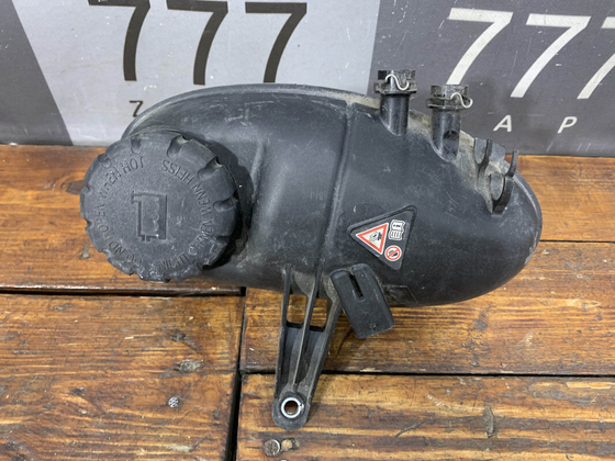 Бачок расширительный Mercedes S-Class (W222) 13-20 Б/У Оригинал A2225000849