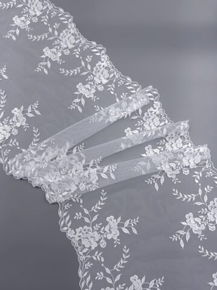 Вышивка на сетке кипельно-белая неэластичная ширина 24 см ОТРЕЗЫ