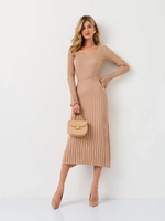 Платье с вырезом на завязках