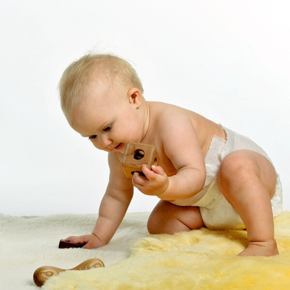 Буковый кубик с бубенцом Леснушки