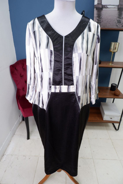 Костюм оригинальный юбочный 52 размер, новый