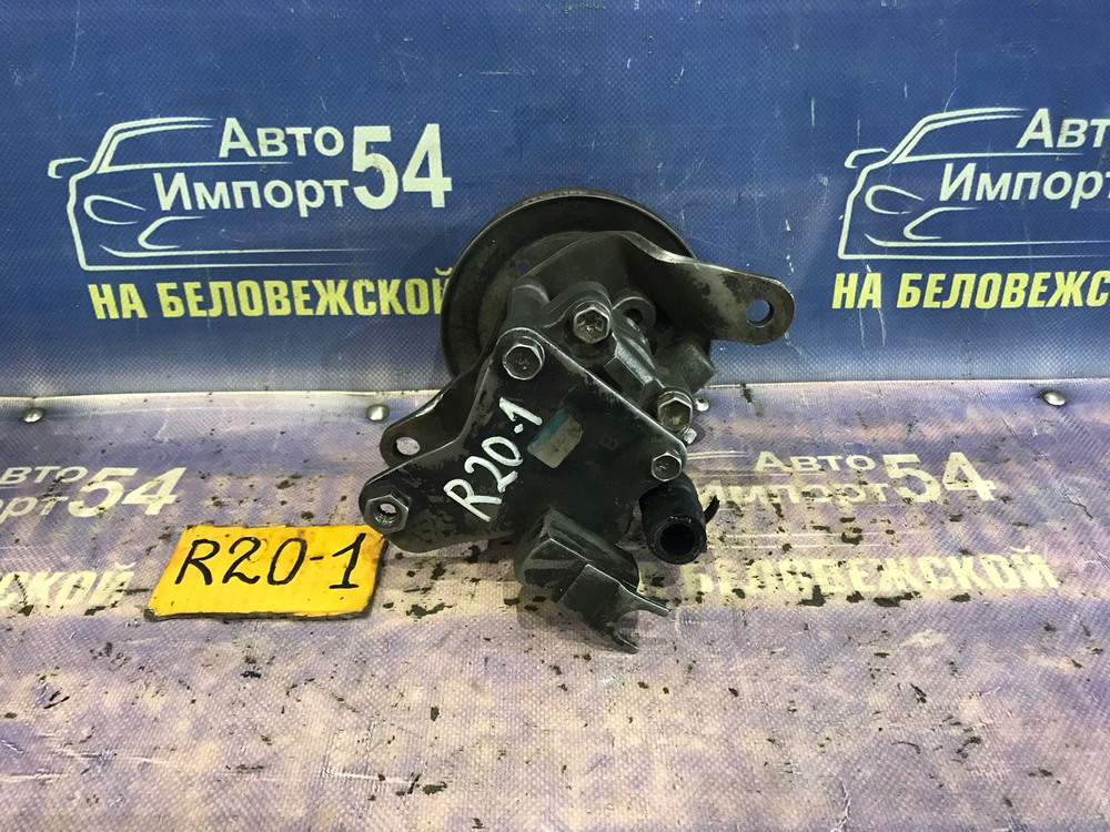 Насос ГУР NISSAN MISTRAL 1997