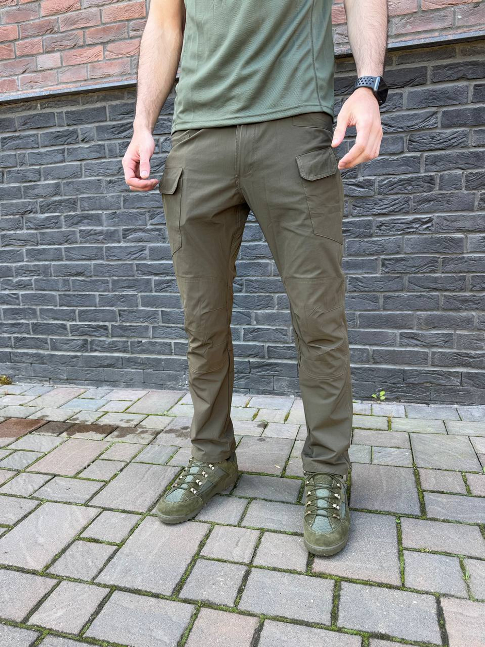 Брюки с накладными карманами олива