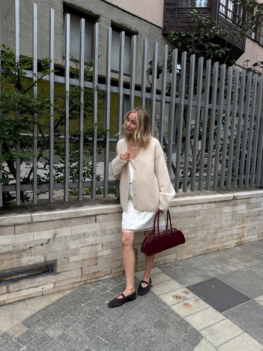 Юбка из шелка с кружевом мини кремовая