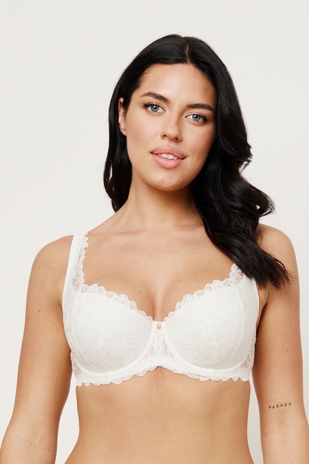 BELLA MILK NEW Full Cup Бюст