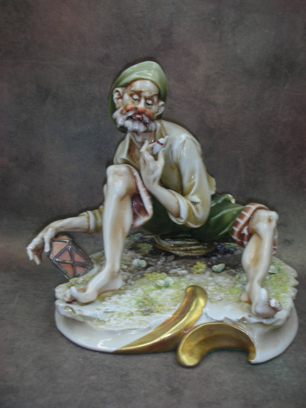 Статуэтка. Фарфор. Ранняя рыбалка. Capodimonte. Италия