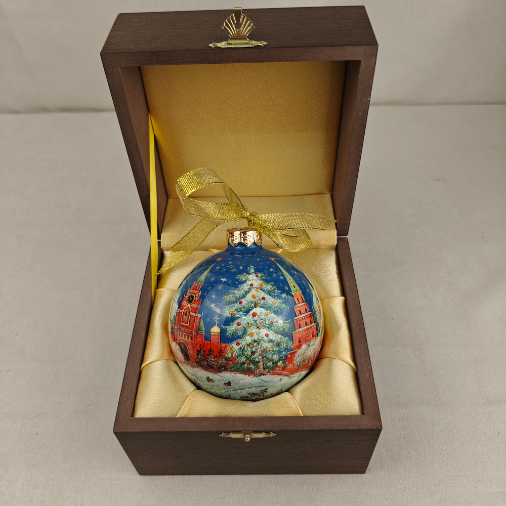 Шар новогодний с круговой росписью Палех "Кремлевская елка" -2 в футляре