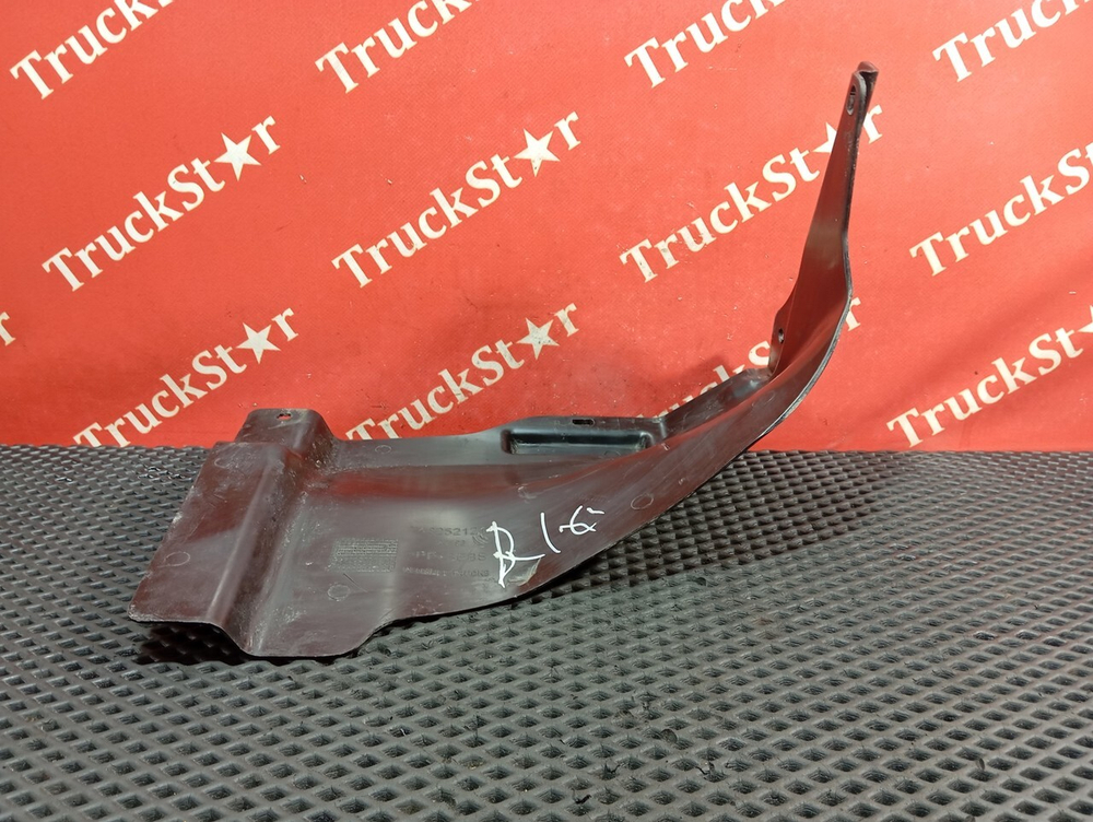 Накладка пневмотрубок правая