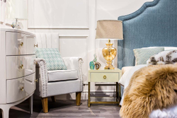 Тумбочка прикроватная Garda Decor с выдвижным ящиком и стеклянными панелями бежевая