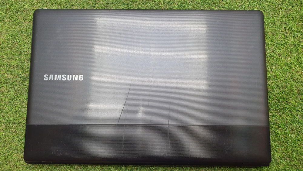 Ноутбук Samsung i3/4Gb
