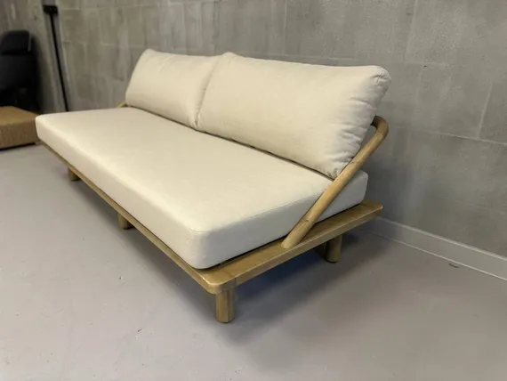 Трехместный уличный диван Denmark из массива акации