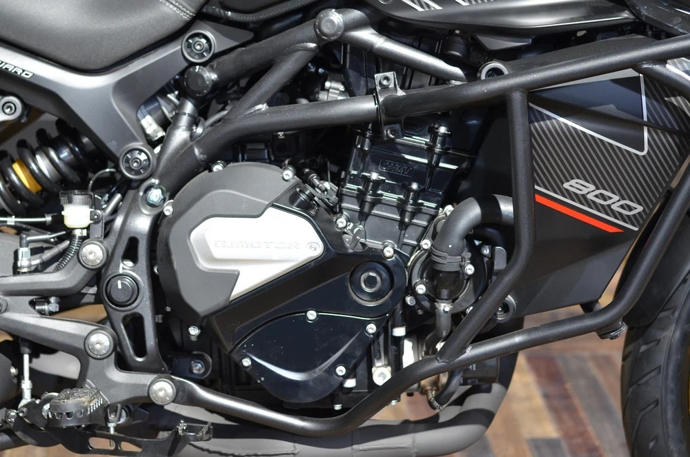 QJMOTOR SRT 800 SX