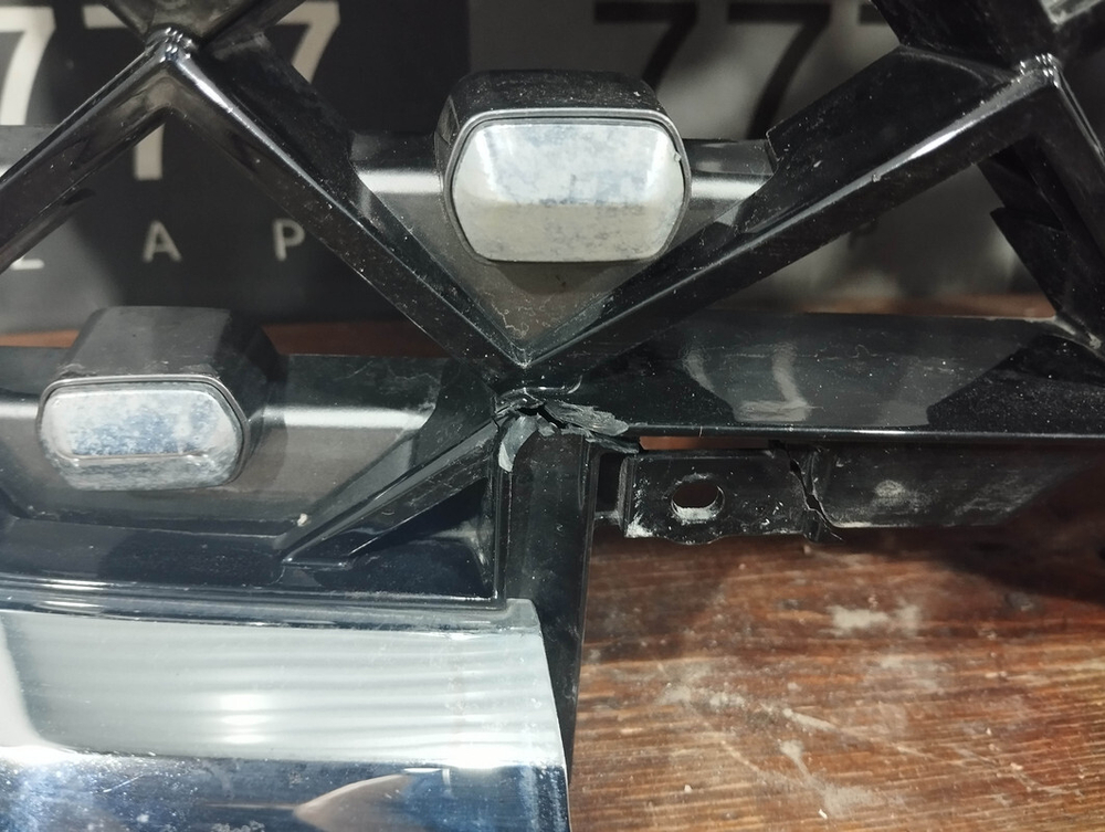 Решетка радиатора Chery Tiggo 8 Pro Max 22-нв Б/У Оригинал 602001961AA