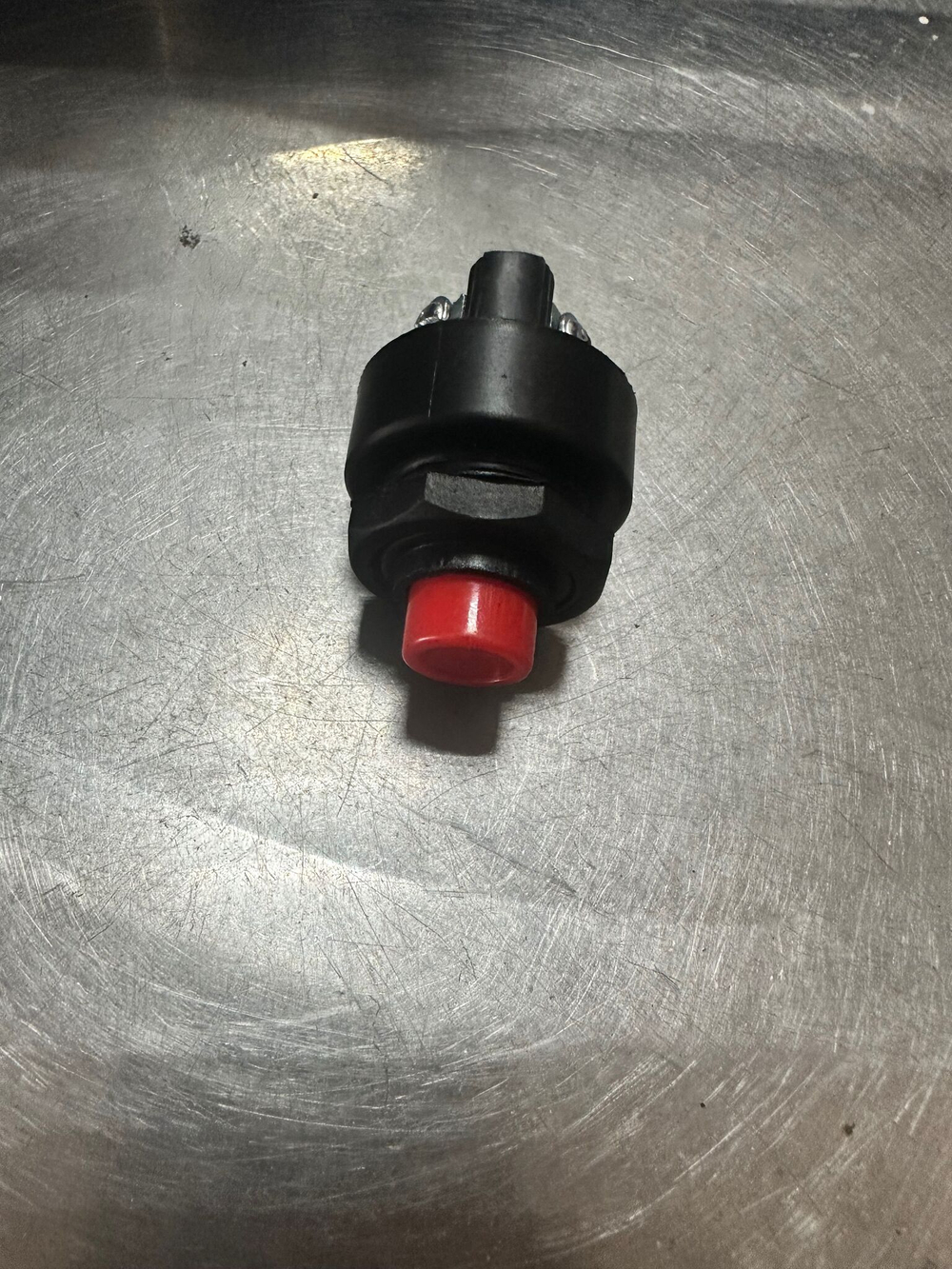 Кнопка включения массы ZTD 11-3704-01