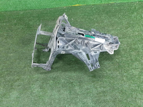 Кронштейн фары правый BMW 7er F01 F02 (2008-2015)