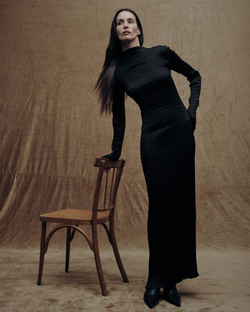 Платье из жатой атласной ткани