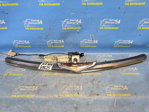 Решетка радиатора TOYOTA ESTIMA 2003-2005